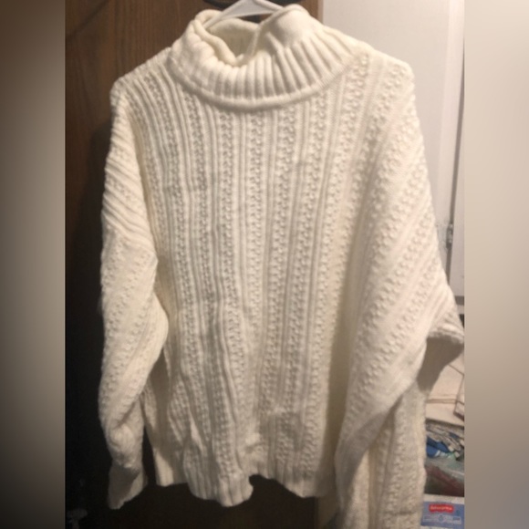 Vintage Partners (Mervyn’s Brand) Sweater- 679 $30 or $25 w/offer - Picture 1 of 3